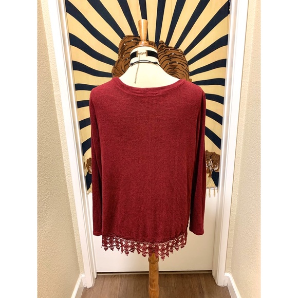 π Stylish lace knit top - Picture 4 of 8